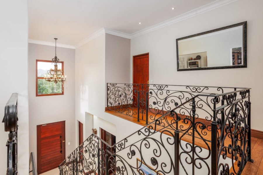 5 Bedroom Property for Sale in Val De Vie Estate Western Cape